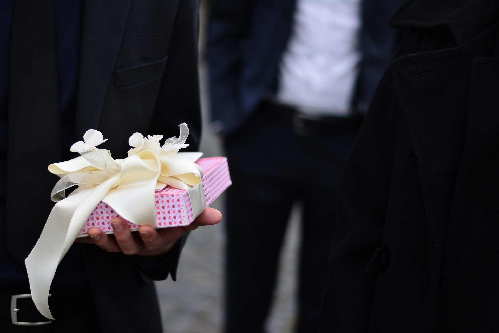Jak zapakować prezent ślubny? Podpowiadamy